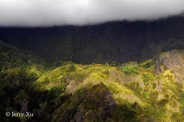 本期已解：高山仰止，可望難即。奇貨可居靠囤積。 打一生肖|精选解释解析落实